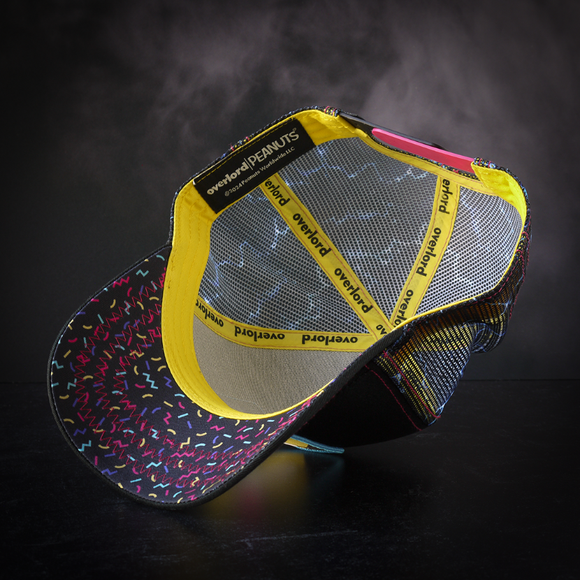 Peanuts: Flash Beagle Snoopy Trucker Hat