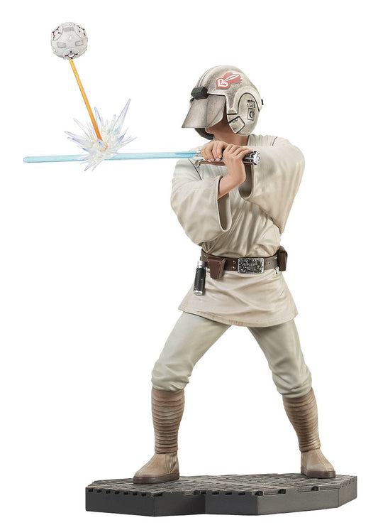 LUKE SKYWALKER TRAINING STATUE SW MILESTONES A NEW HOPE