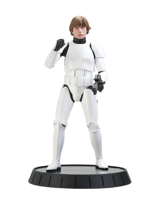 STAR WARS MILESTONES ANH STORMTROOPER LUKE STATUE